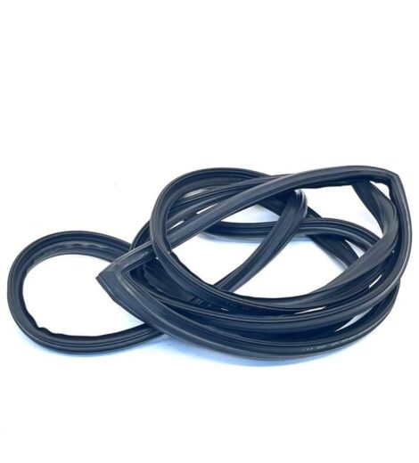 SHAPED DOOR GLASS SEAL - CNH Originale - 81867739