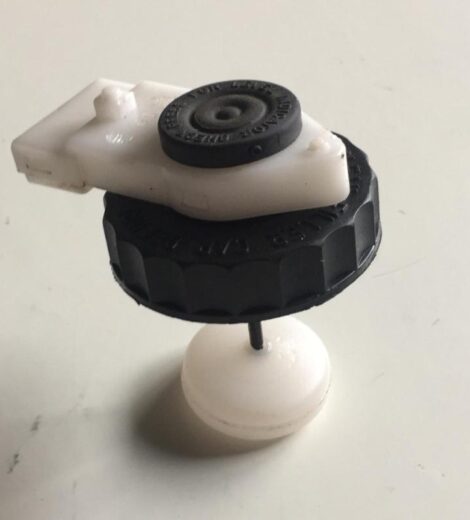 TAPPO SERBATOIO OLIO FRENI FILETTO M45 mm. CON GALLEGGIANTE - CNH Originale - 5181824