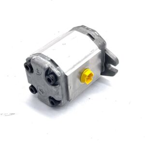 HYDRAULIC OIL PUMP RIGHT DANFOSS CONNECTION - LANDINI - 3672642M91 - Image 2